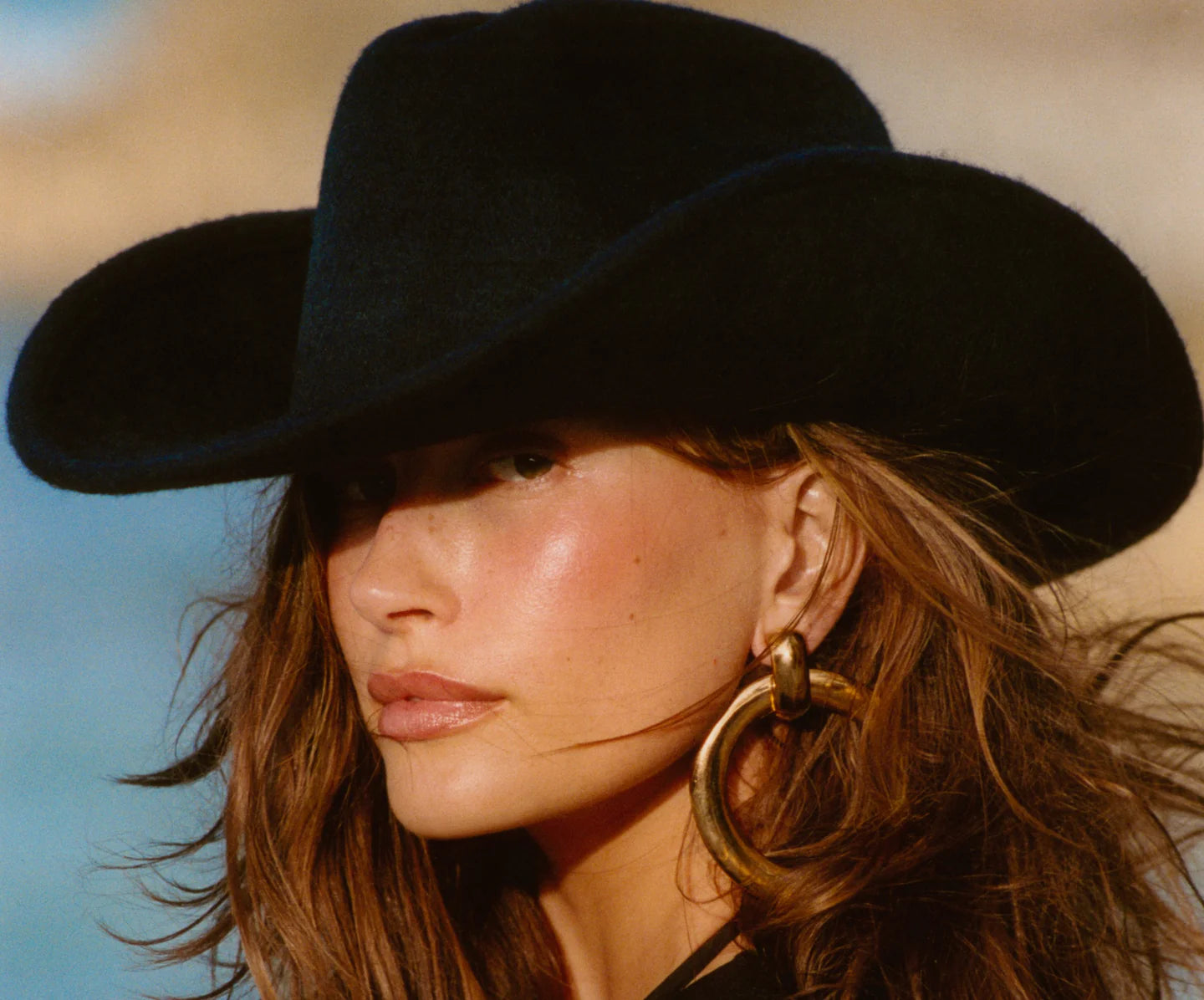 Rhod | The Pocket Blush | Tan line