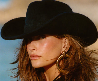 Rhod | The Pocket Blush | Tan line