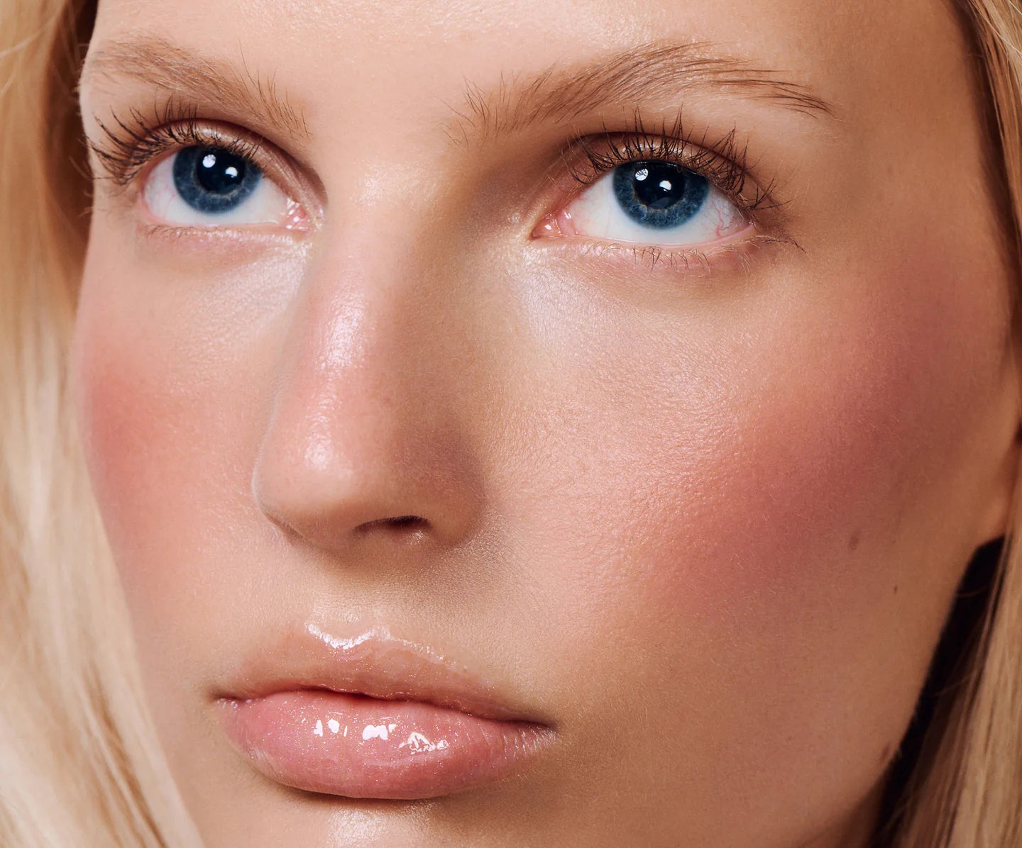 Rhod | The Pocket Blush | Tan line